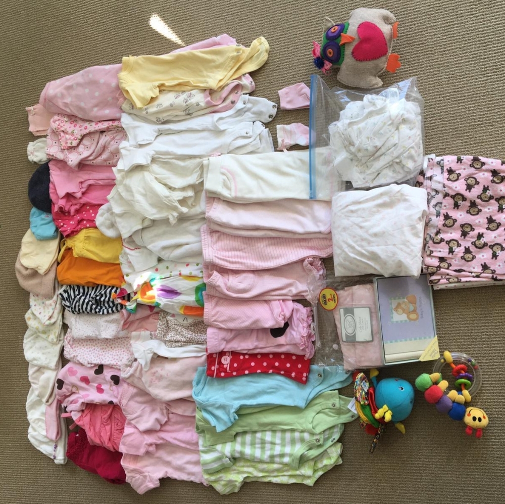 Newborn Girl clothes & more - Size 0-6 months
